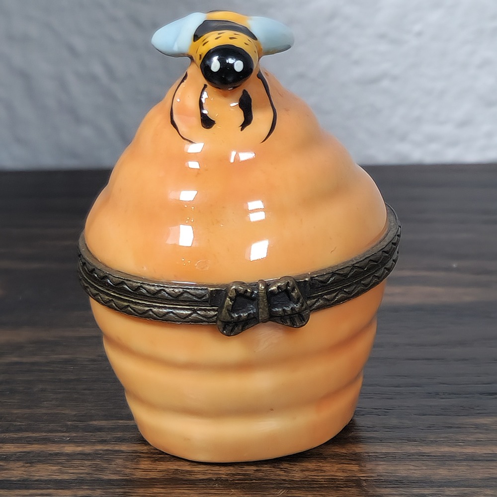 Royal Doulton Beehive Trinket Box Hinged‎ Porcelain Bee Hinged Jewelry